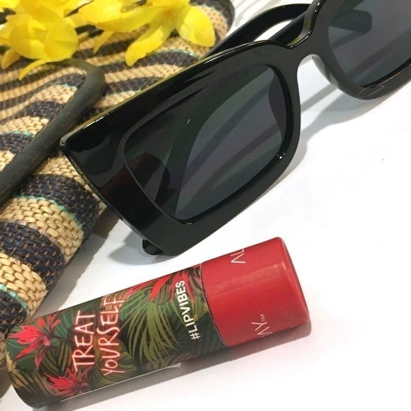 RETRO Style Retangular Butterfly Frame Sunglasses - Picture 3 of 8